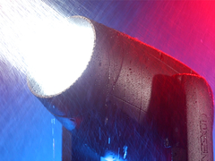 IP66 πιστοποίηση αδιάβροχου! Το κινούμενο κεφάλι φωτός BSW δεν φοβάται τον αέρα και τη βροχή.