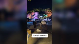 Το εργοστάσιο πολιτιστικού φωτισμού δοκιμάζει τα φώτα του